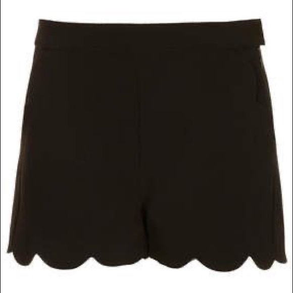 Topshop Scalloped Shorts - Picture 3 of 3